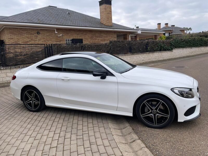 MERCEDES-BENZ Clase C 220 d COUPÉ PACK AMG