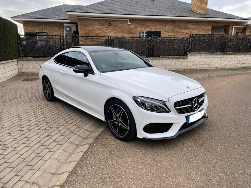 MERCEDES-BENZ Clase C 220 d COUPÉ PACK AMG