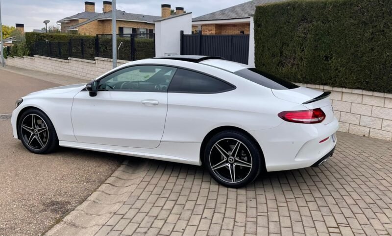 MERCEDES-BENZ Clase C 220 d COUPÉ PACK AMG