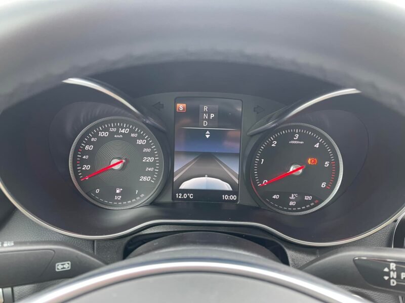 MERCEDES-BENZ Clase C 220 d COUPÉ PACK AMG