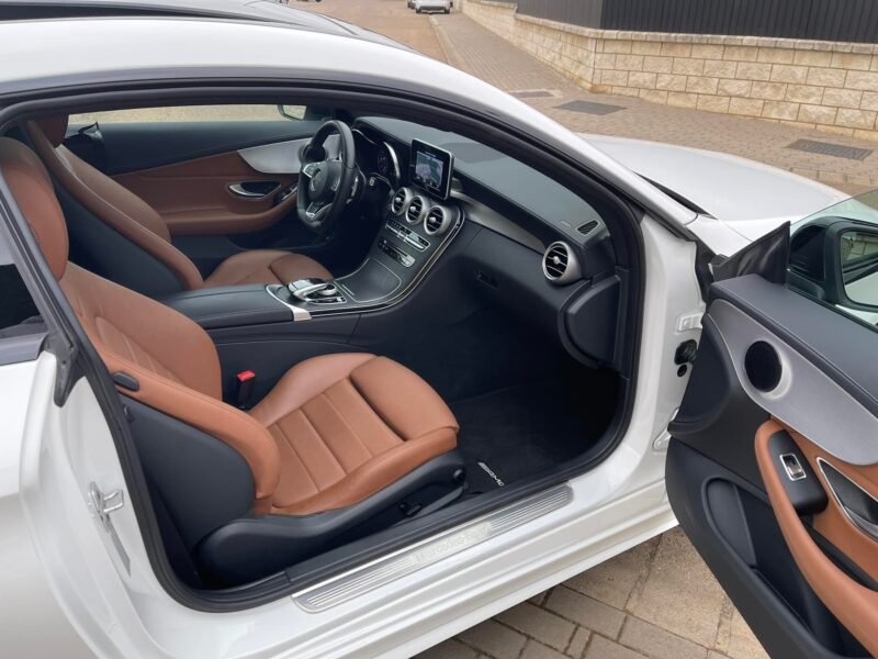 MERCEDES-BENZ Clase C 220 d COUPÉ PACK AMG