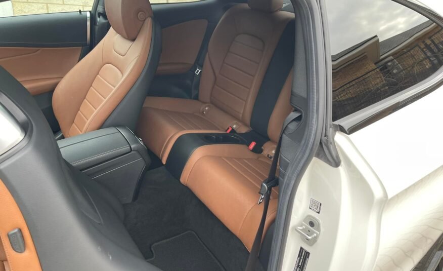 MERCEDES-BENZ Clase C 220 d COUPÉ PACK AMG