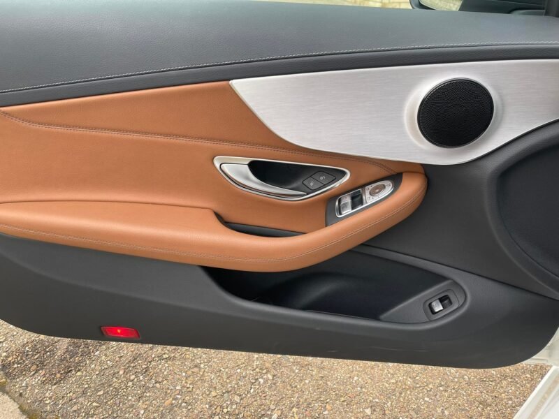 MERCEDES-BENZ Clase C 220 d COUPÉ PACK AMG