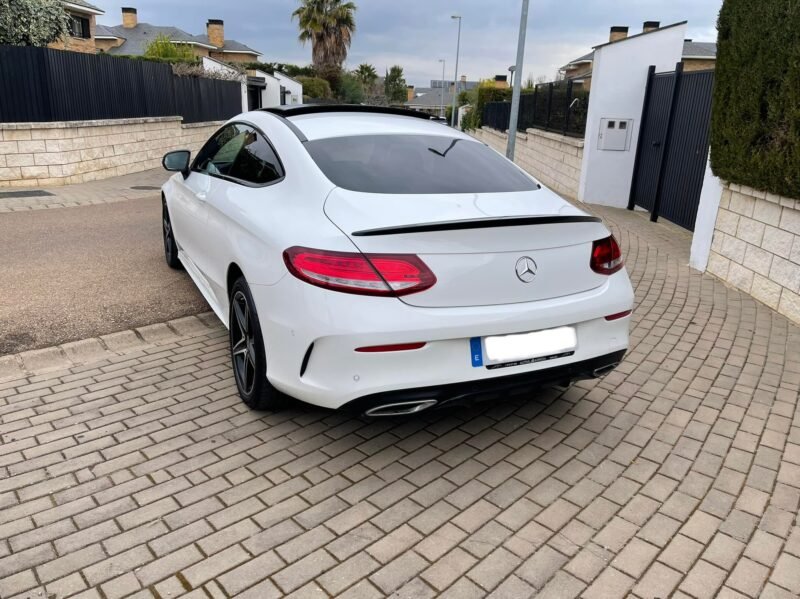 MERCEDES-BENZ Clase C 220 d COUPÉ PACK AMG