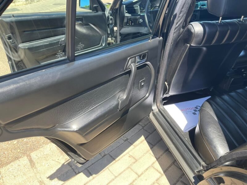 MERCEDES-BENZ 190 E 2.0 AUTOMÁTICO