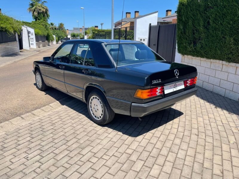 MERCEDES-BENZ 190 E 2.0 AUTOMÁTICO