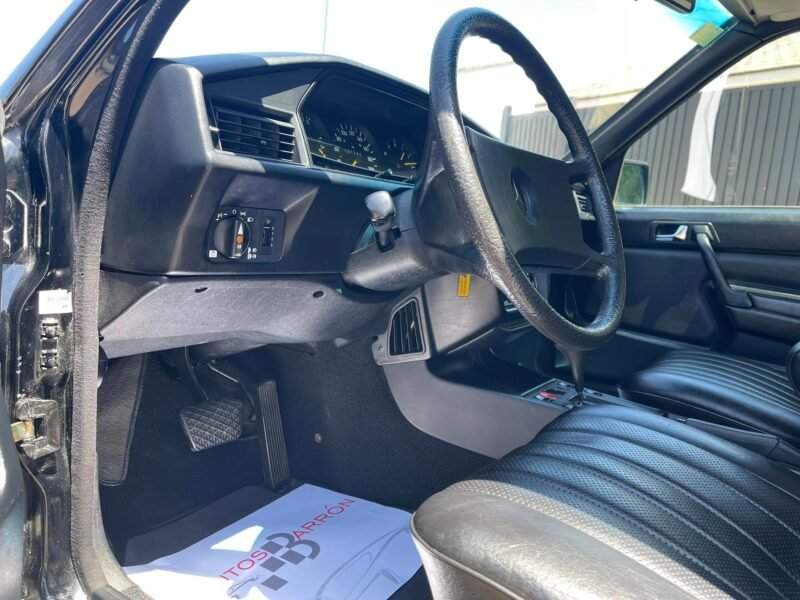 MERCEDES-BENZ 190 E 2.0 AUTOMÁTICO