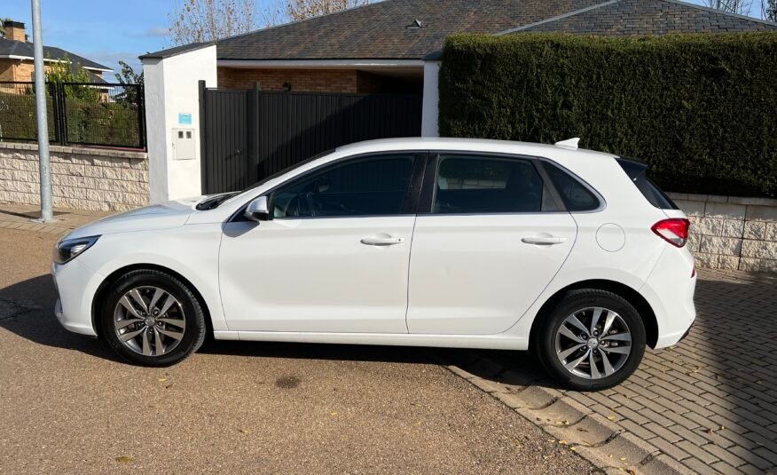 HYUNDAI i30 1.6 CRDI 110 cv Tecno Tech