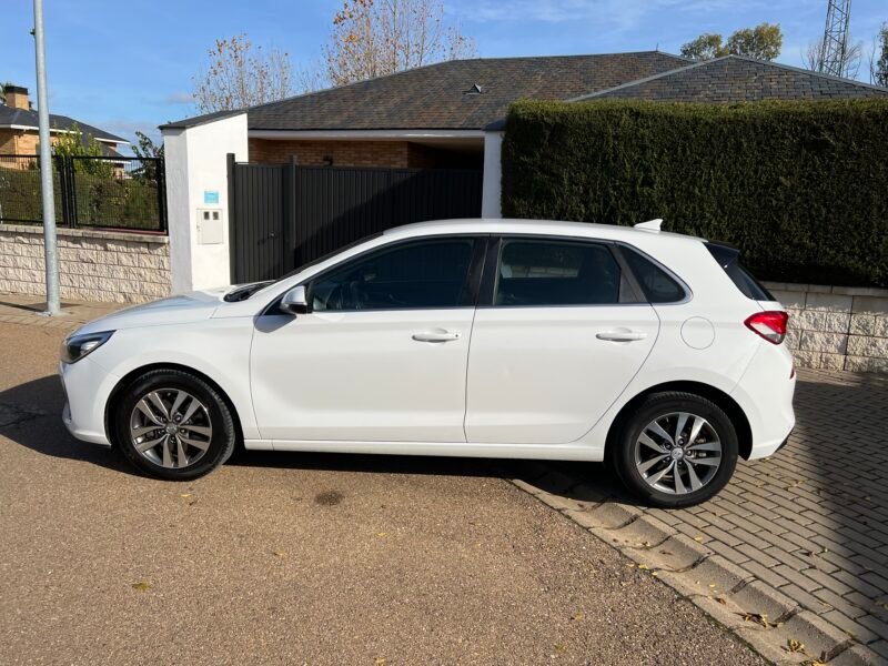 HYUNDAI i30 1.6 CRDI 110 cv Tecno Tech