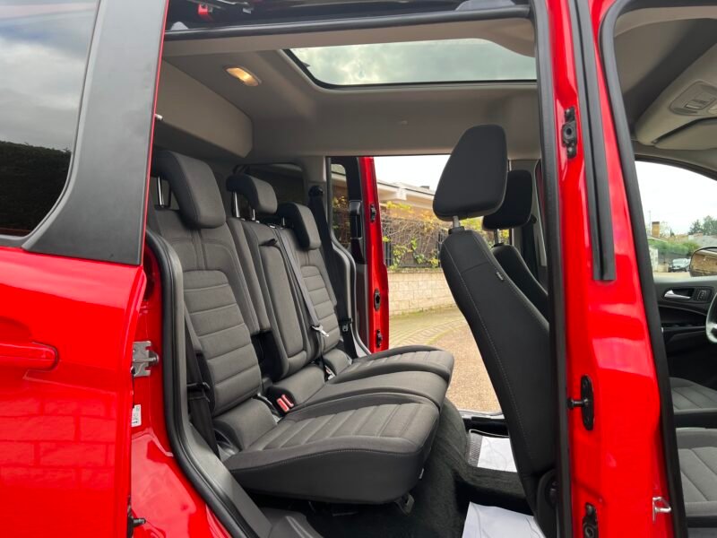 FORD TOURNEO CONNECT 1.5 Dci 120 cv TITANIUM AUTOMÁTICO TITANIUM 120 cv