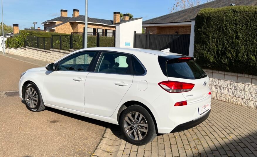 HYUNDAI i30 1.6 CRDI 110 cv Tecno Tech
