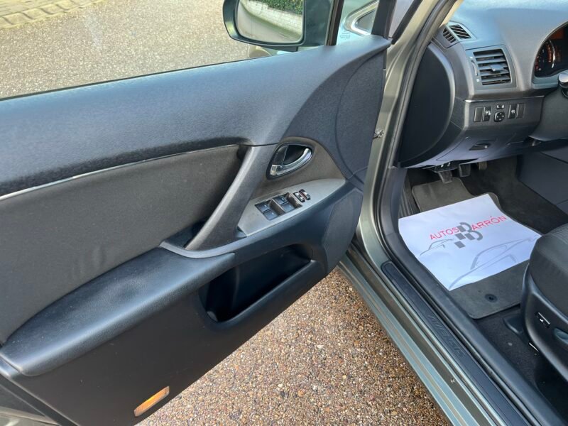 TOYOTA AVENSIS 2.2 d4d 150 cv CROSS SPORT Cross SPORT Advancw