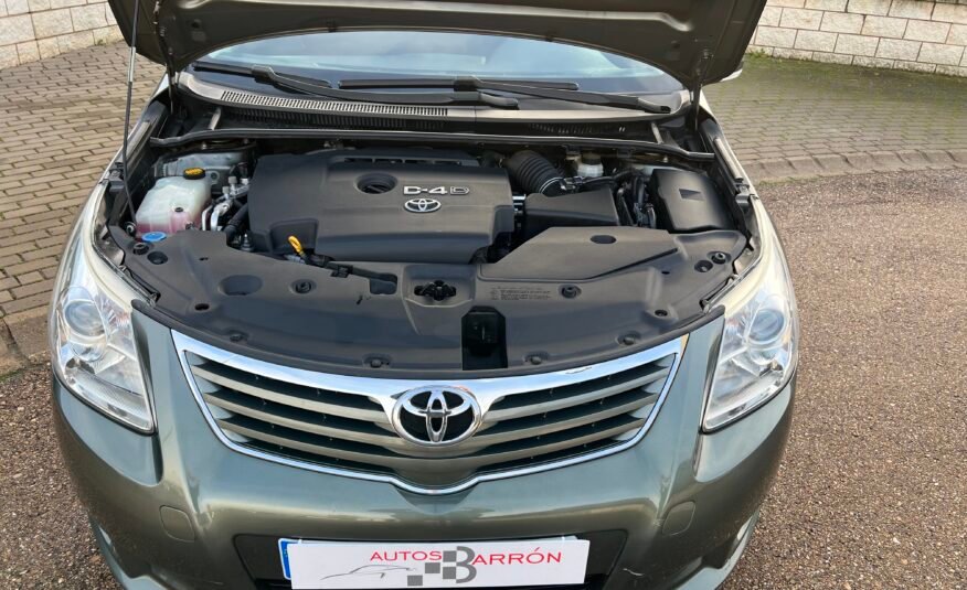 TOYOTA AVENSIS 2.2 d4d 150 cv CROSS SPORT Cross SPORT Advancw