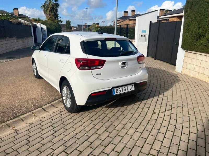 KIA Rio 1.0 T-GDI 100 cv DRIVE