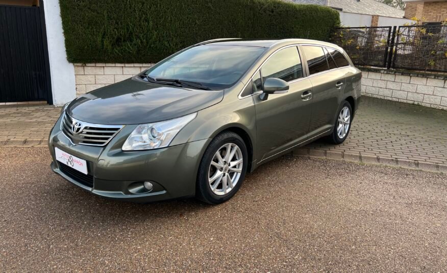 TOYOTA AVENSIS 2.2 d4d 150 cv CROSS SPORT Cross SPORT Advancw