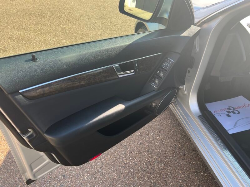 MERCEDES-BENZ C 220 CDI ELEGANCE 170 Cv 220 CDI ELEGANCE
