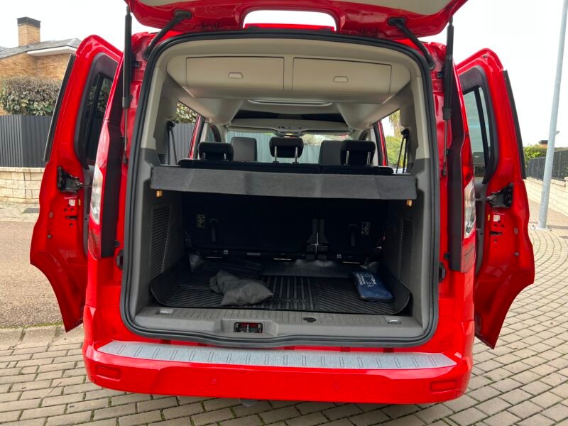 FORD TOURNEO CONNECT 1.5 Dci 120 cv TITANIUM AUTOMÁTICO TITANIUM 120 cv