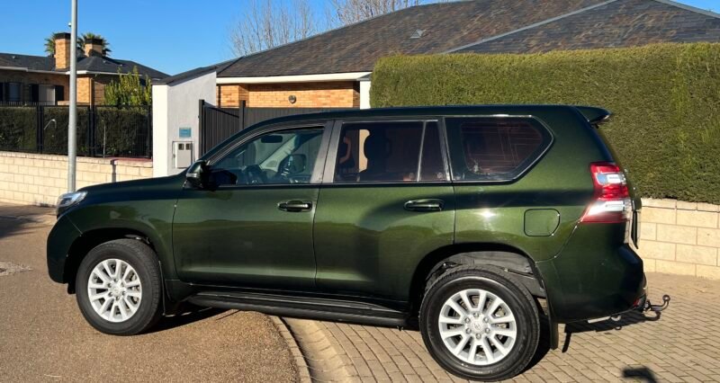 TOYOTA Land Cruiser 180 d Auto VX VX Automático