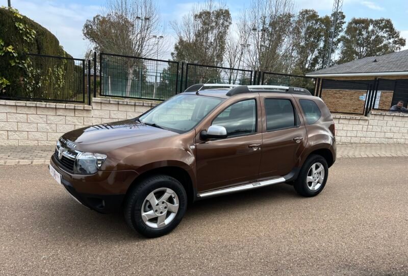 Dacia DUSTER 1.6 i 105 cv 4×4 Laureate Laureate 4×4