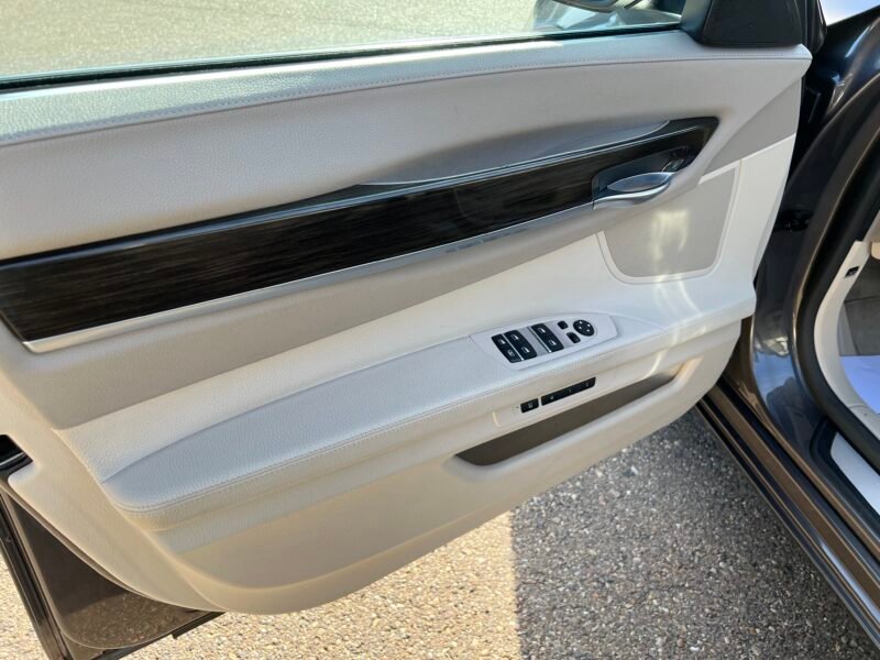 BMW 730 d Aut. 8v. 730 d LUXURY