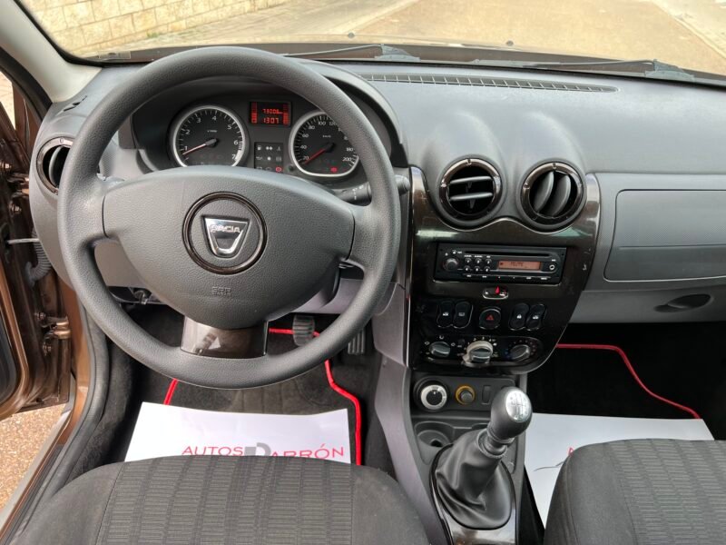 Dacia DUSTER 1.6 i 105 cv 4×4 Laureate Laureate 4×4