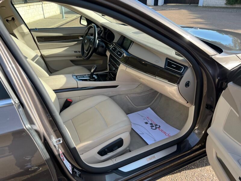BMW 730 d Aut. 8v. 730 d LUXURY