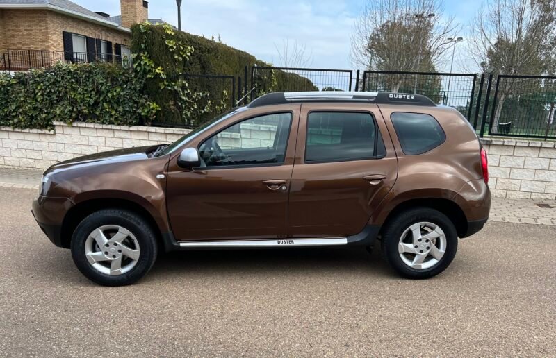 Dacia DUSTER 1.6 i 105 cv 4×4 Laureate Laureate 4×4