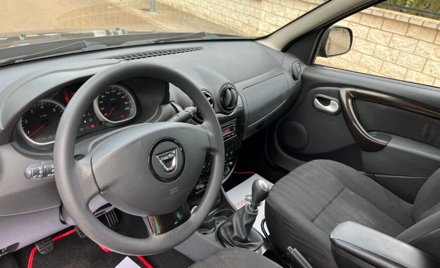 Dacia DUSTER 1.6 i 105 cv 4×4 Laureate Laureate 4×4