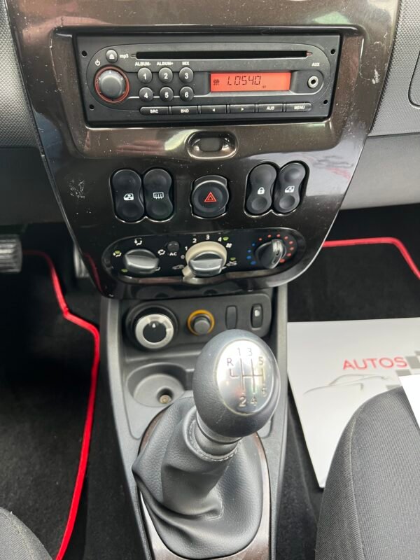 Dacia DUSTER 1.6 i 105 cv 4×4 Laureate Laureate 4×4