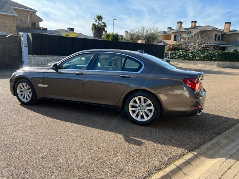 BMW 730 d Aut. 8v. 730 d LUXURY
