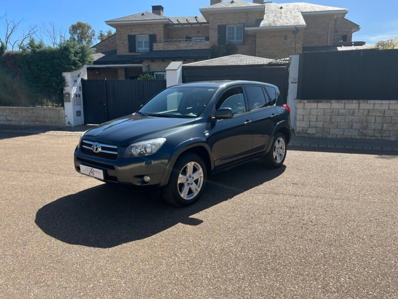 TOYOTA Rav4 2.2 d 177 c EXECUTIVE 4×4 EXECUTIVE
