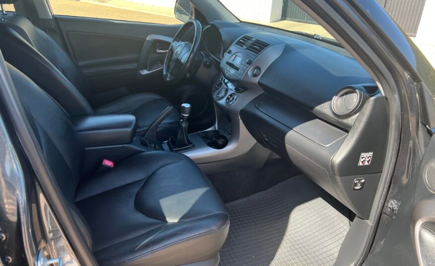 TOYOTA Rav4 2.2 d 177 c EXECUTIVE 4×4 EXECUTIVE