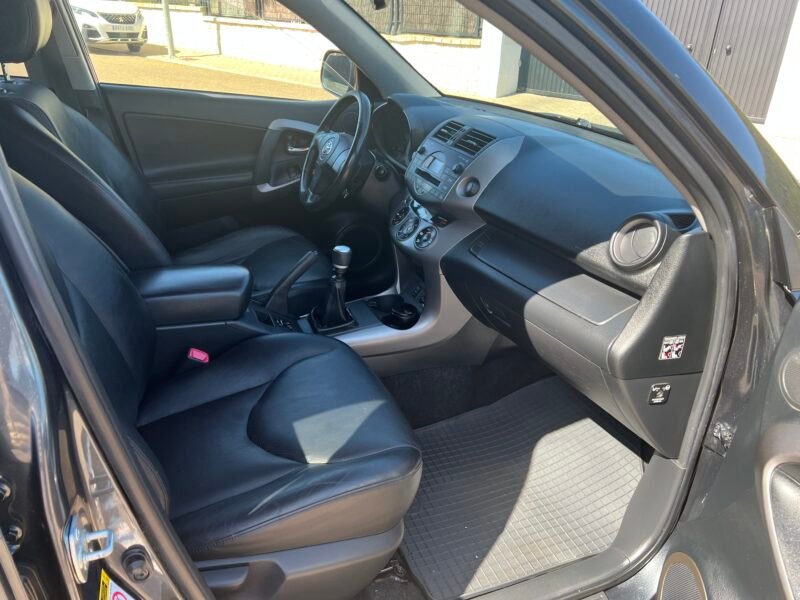 TOYOTA Rav4 2.2 d 177 c EXECUTIVE 4×4 EXECUTIVE