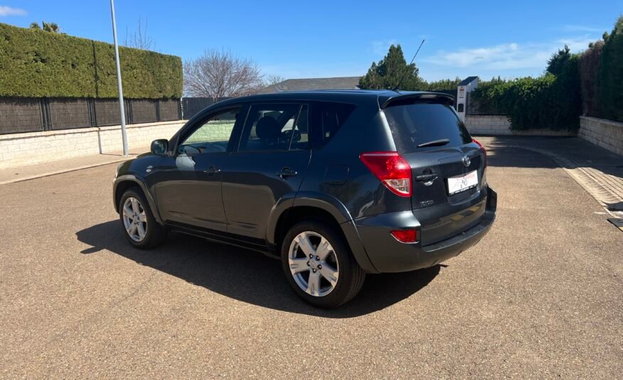 TOYOTA Rav4 2.2 d 177 c EXECUTIVE 4×4 EXECUTIVE