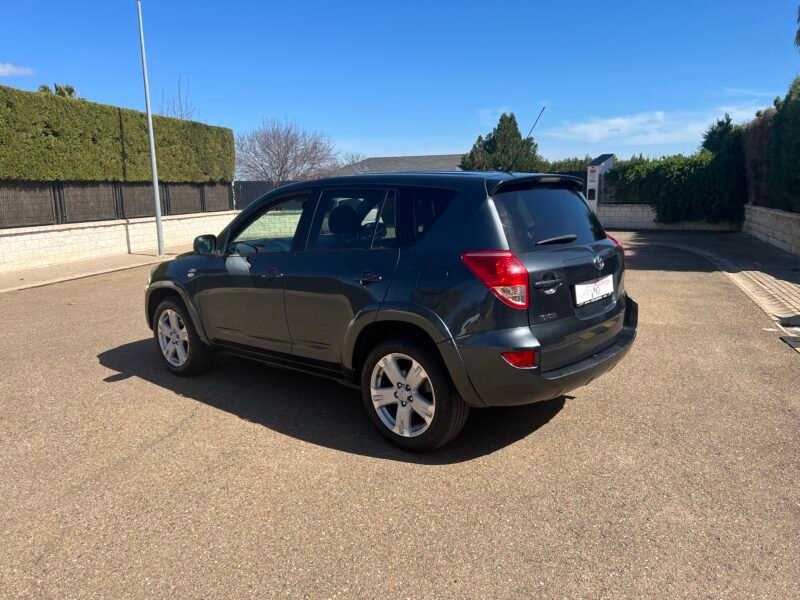 TOYOTA Rav4 2.2 d 177 c EXECUTIVE 4×4 EXECUTIVE