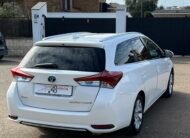 TOYOTA Auris Híbrido 140 h Touring Sporta