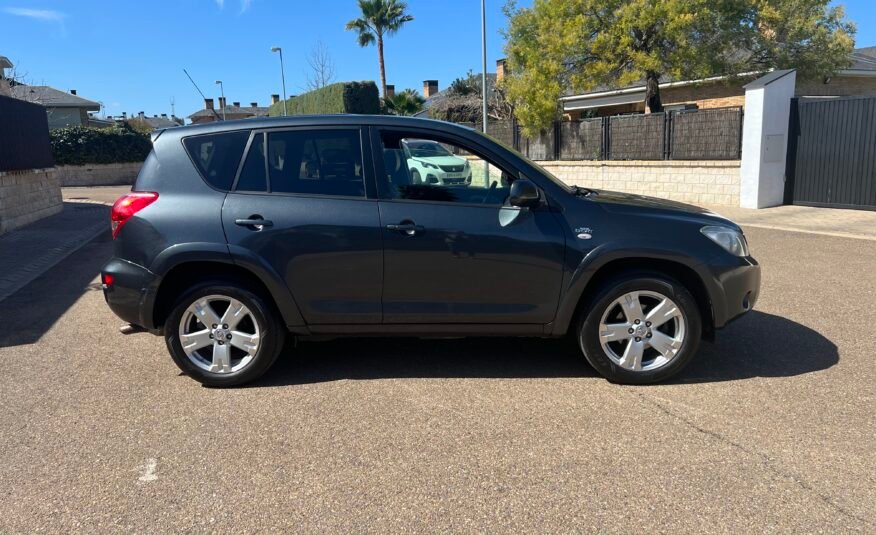 TOYOTA Rav4 2.2 d 177 c EXECUTIVE 4×4 EXECUTIVE