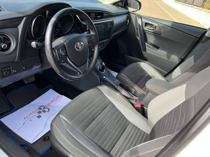 TOYOTA Auris Híbrido 140 h Touring Sporta