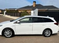 TOYOTA Auris Híbrido 140 h Touring Sporta