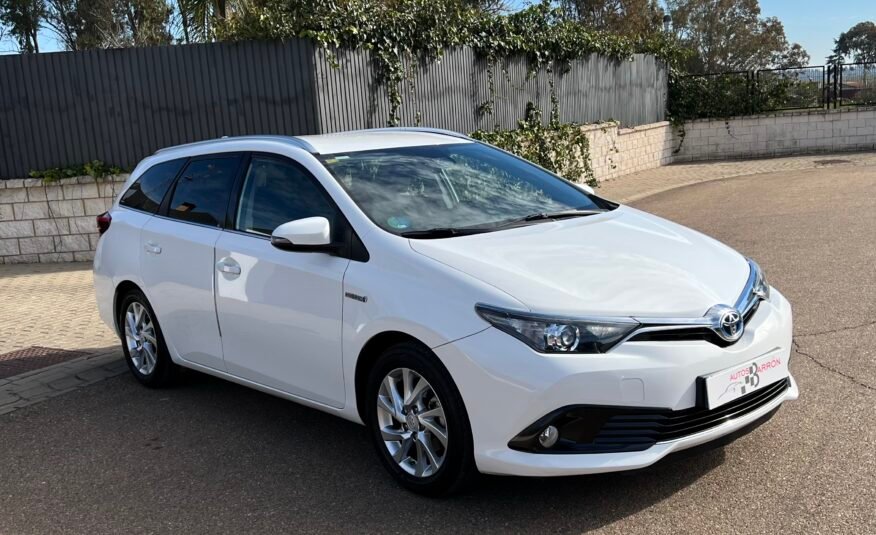 TOYOTA Auris Híbrido 140 h Touring Sporta