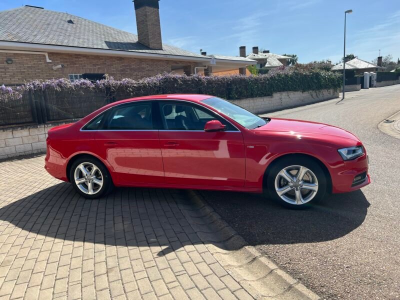 AUDI A4 2.0 Tdi 150 cv S-LINE S-LINE