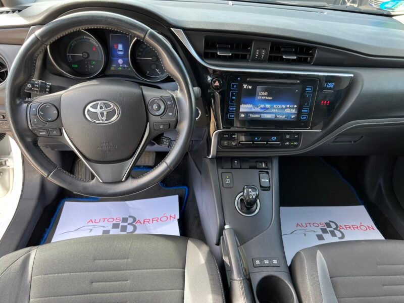 TOYOTA Auris Híbrido 140 h Touring Sporta
