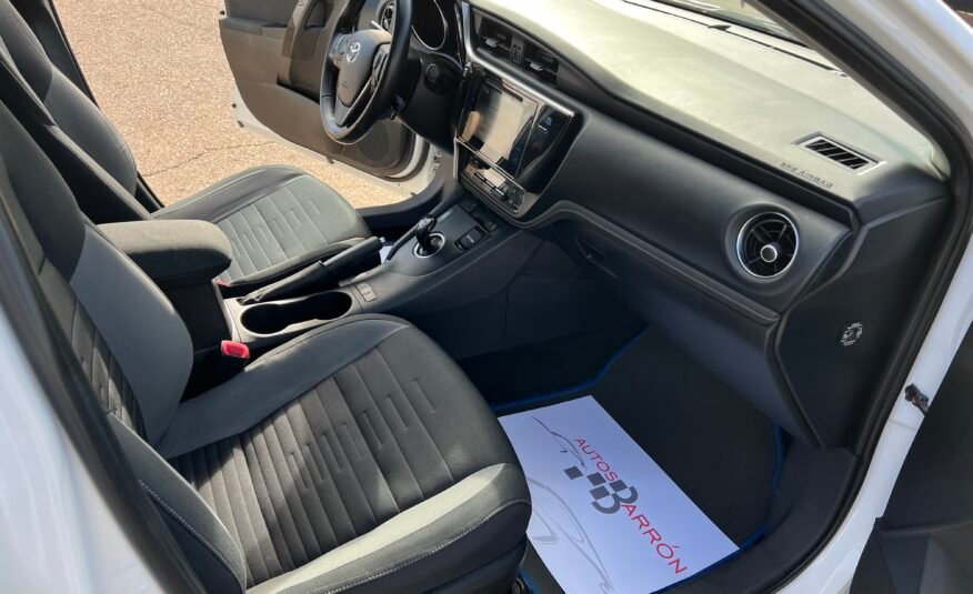 TOYOTA Auris Híbrido 140 h Touring Sporta