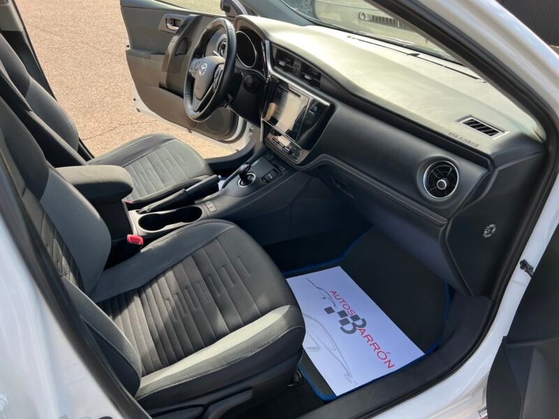 TOYOTA Auris Híbrido 140 h Touring Sporta