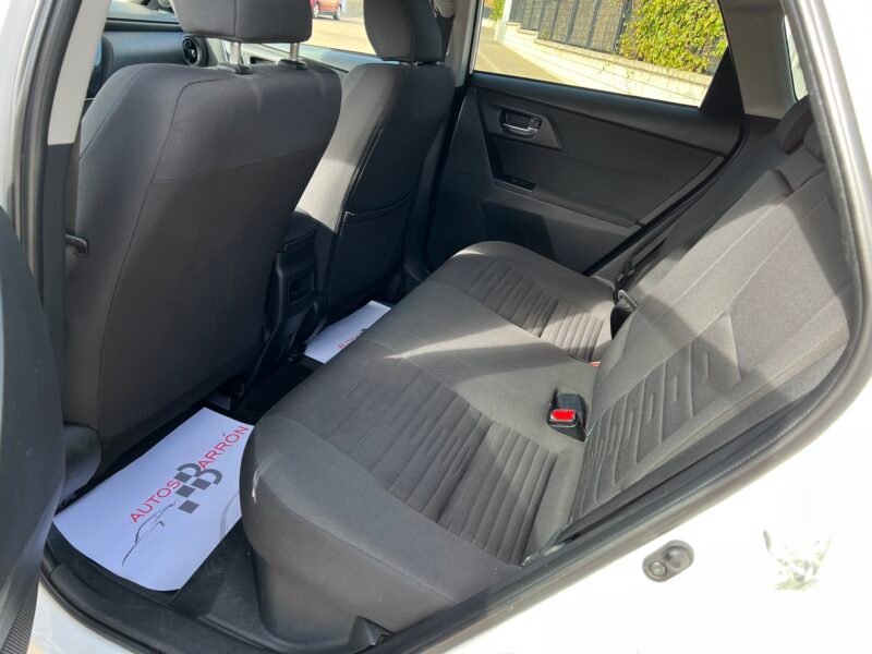 TOYOTA Auris Híbrido 140 h Touring Sporta