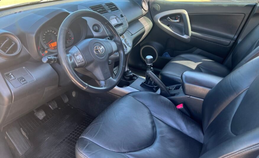 TOYOTA Rav4 2.2 d 177 c EXECUTIVE 4×4 EXECUTIVE