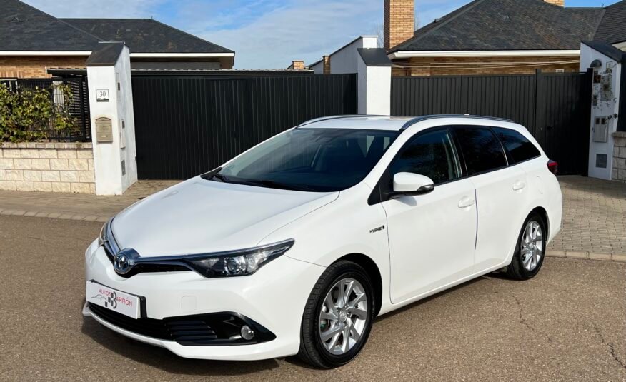 TOYOTA Auris Híbrido 140 h Touring Sporta