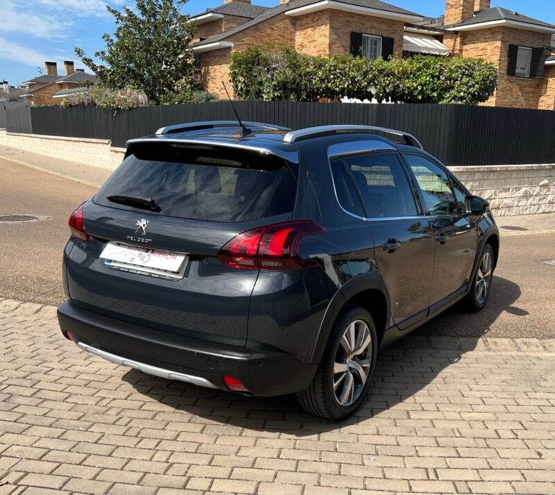 PEUGEOT 2008 1.2 Pure Tech AUT. ALLURE Allure