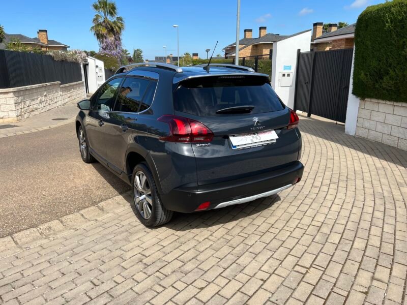 PEUGEOT 2008 1.2 Pure Tech AUT. ALLURE Allure