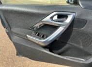 PEUGEOT 2008 1.2 Pure Tech AUT. ALLURE Allure